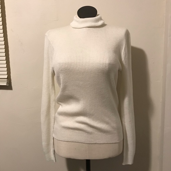 The Damon Turtle Long Sleeve Turtleneck Top Women’s Size XL Color Beige Pullover - Picture 13 of 13